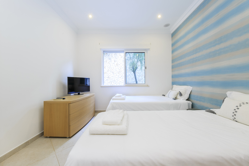5 Star Villa Cyclamen – Luxury Pools & Spa