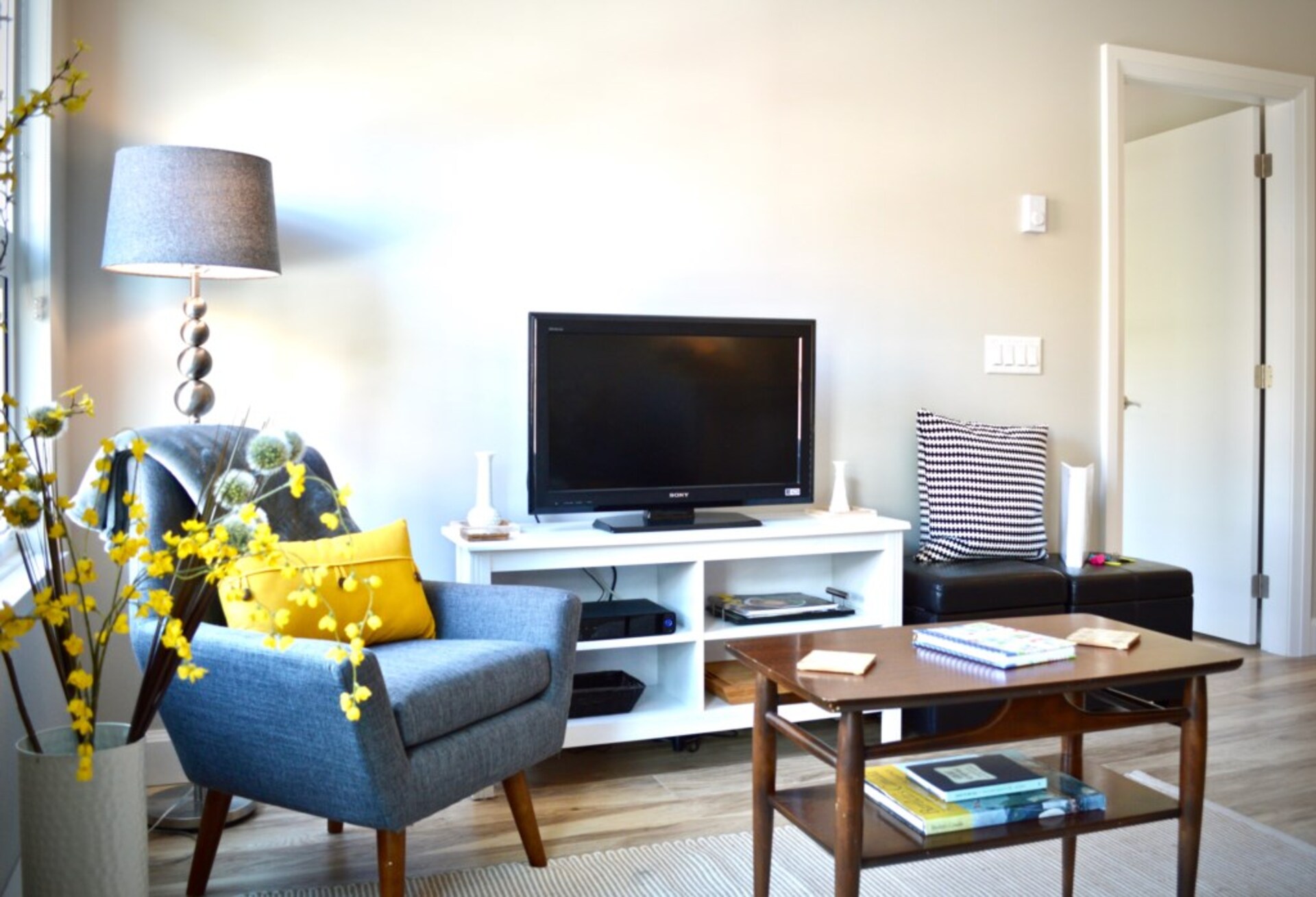 Beautiful 5 Star Apartment minutes from City Centre, Vancouver Island Apartment 1001