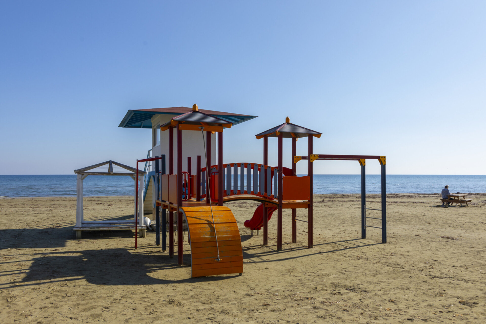 Imagine You and Your Family Renting this Perfect Beachfront Apartment, Larnaca Apartment 1388