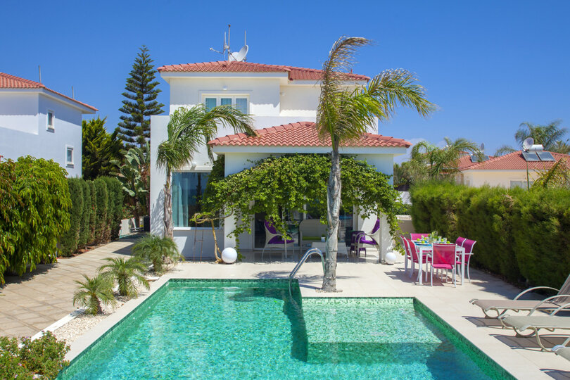 Luxury 3 Bedroom Villa on the Beach, Ayia Napa Villa 1369
