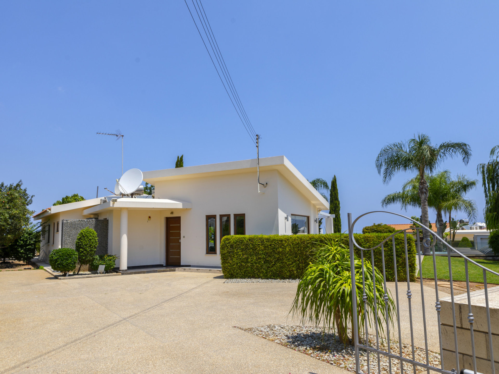 Luxury Awaits by the Sea – Protaras Villa 1569