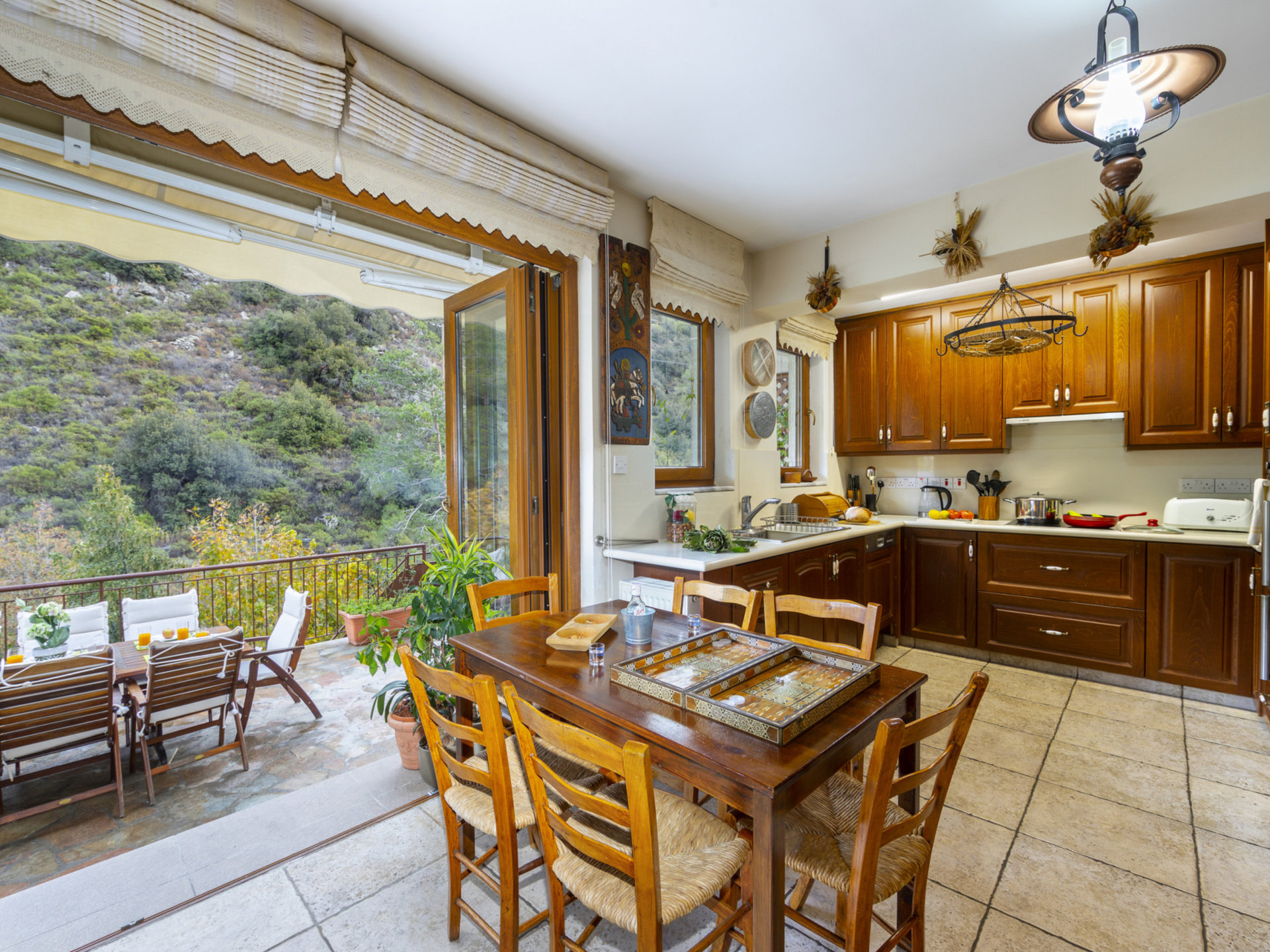 You and Your Family will love this Villa close to the beautiful town of Limassol, Limassol Villa 1003