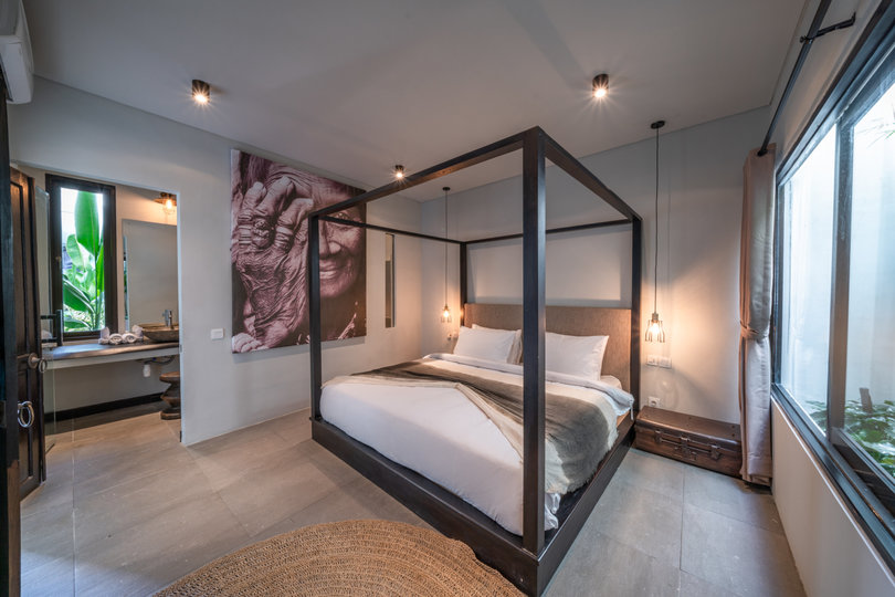 Luxury 4-Bedroom Holiday Rental Near Berawa Beach, Bali Villa 2094