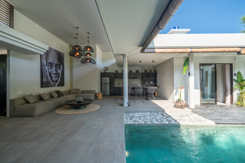 Luxury 4-Bedroom Holiday Rental Near Berawa Beach, Bali Villa 2094