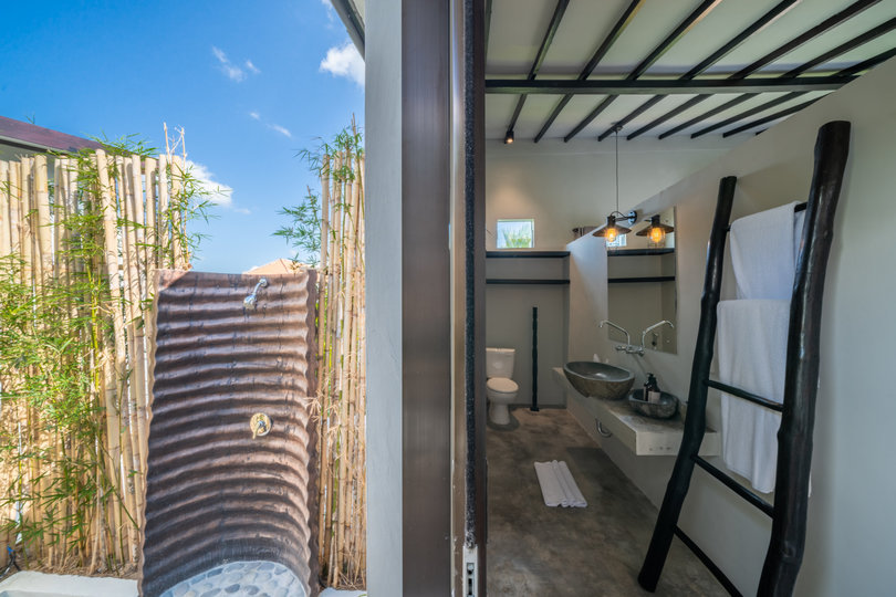 Luxury 4-Bedroom Holiday Rental Near Berawa Beach, Bali Villa 2094