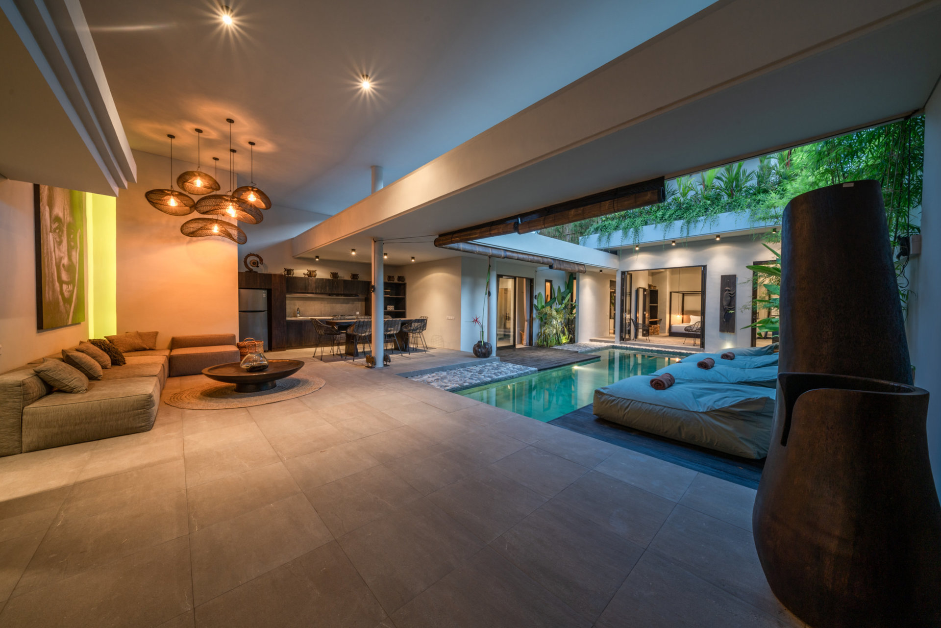 Luxury 4-Bedroom Holiday Rental Near Berawa Beach, Bali Villa 2094