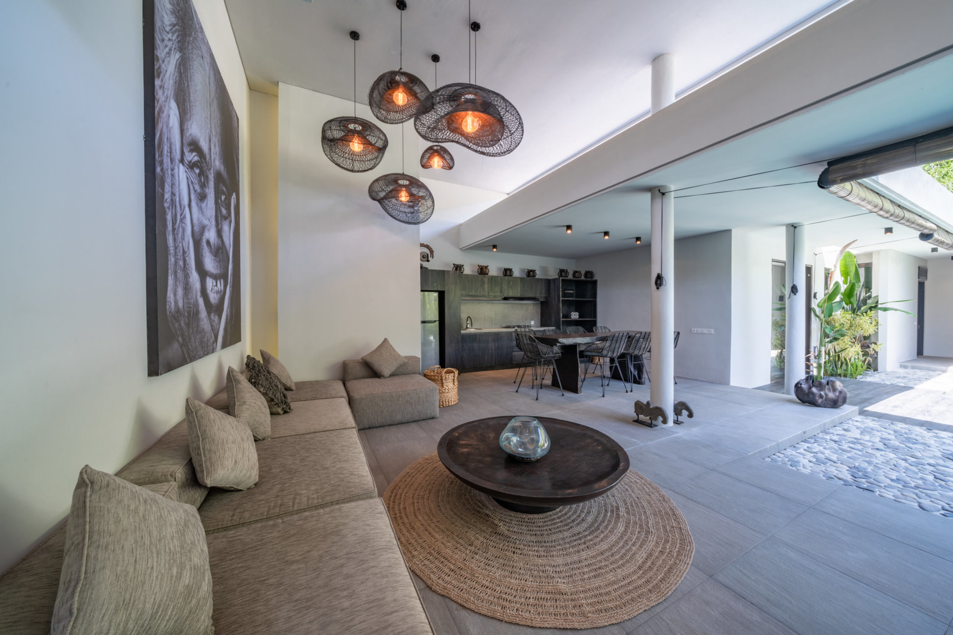 Luxury 4-Bedroom Holiday Rental Near Berawa Beach, Bali Villa 2094
