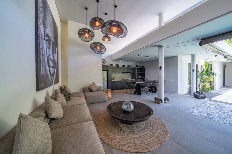 Luxury 4-Bedroom Holiday Rental Near Berawa Beach, Bali Villa 2094