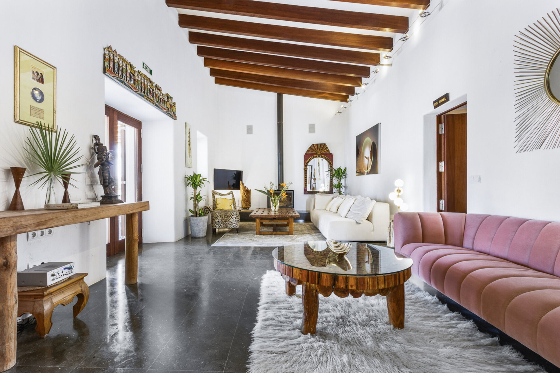 5 Star Villa Cel Blau – Luxurious Rural Hideaway