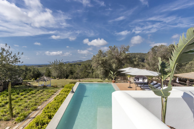 5 Star Villa Cel Blau – Luxurious Rural Hideaway