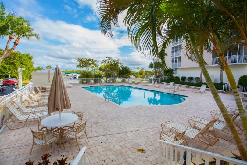 Exclusive Holiday Condo, minutes from the beach, Florida Condo 5817