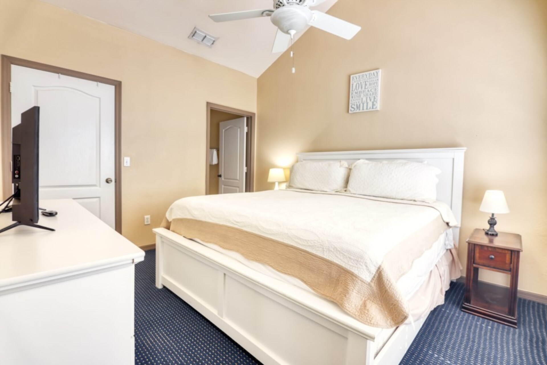 Luxury Contemporary Style Condo on Runaway Beach Club, Florida Condo 5984