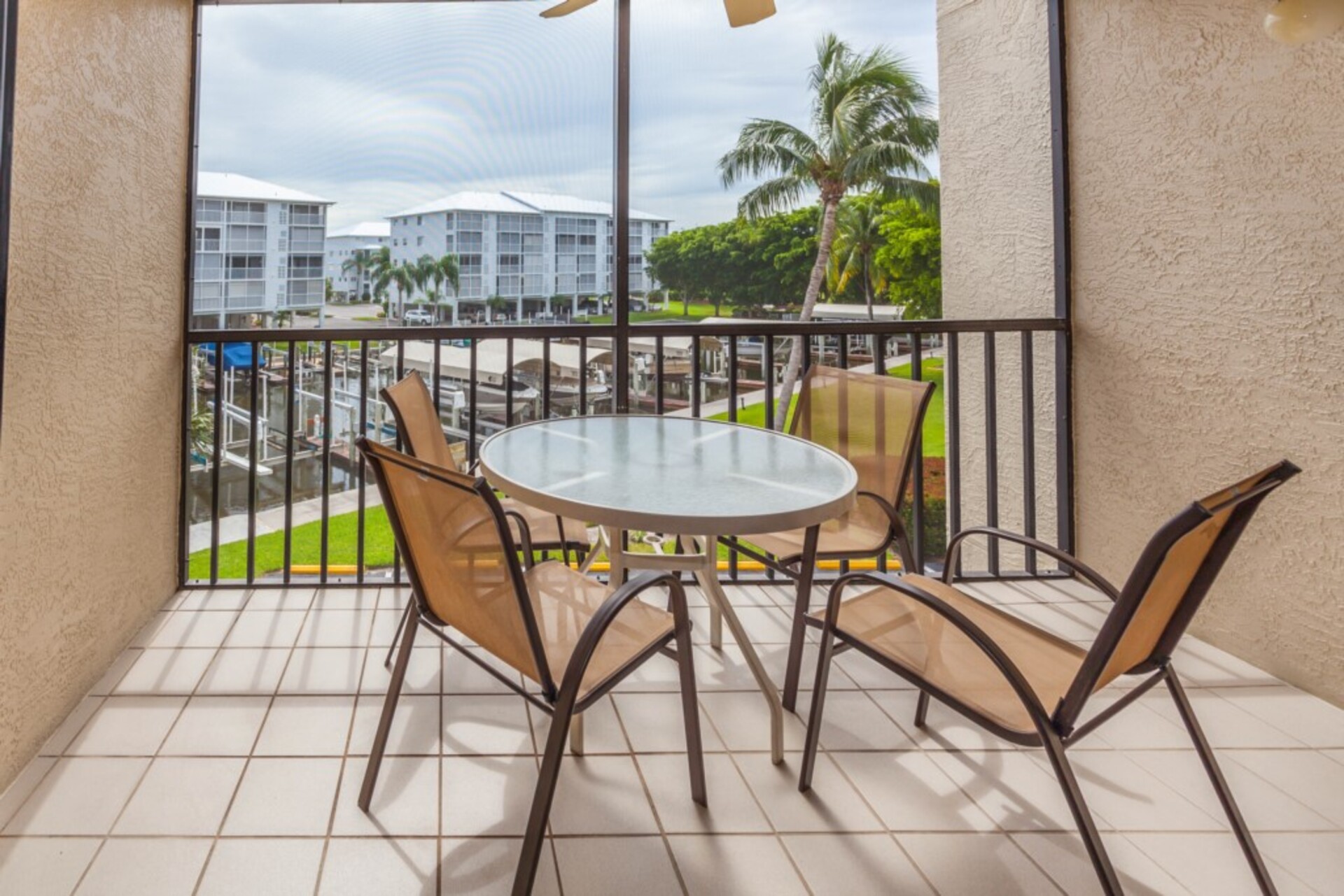 Exclusive Holiday Condo on Santa Maria Harbor Resort, minutes from Disney, Florida Condo 5967
