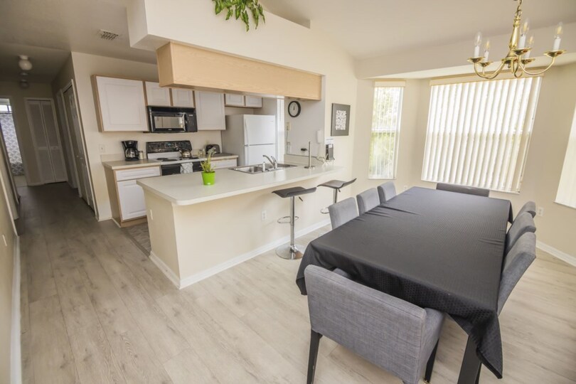 Luxury Contemporary Style Condo on Villas at Island Club, Florida Condo 6017