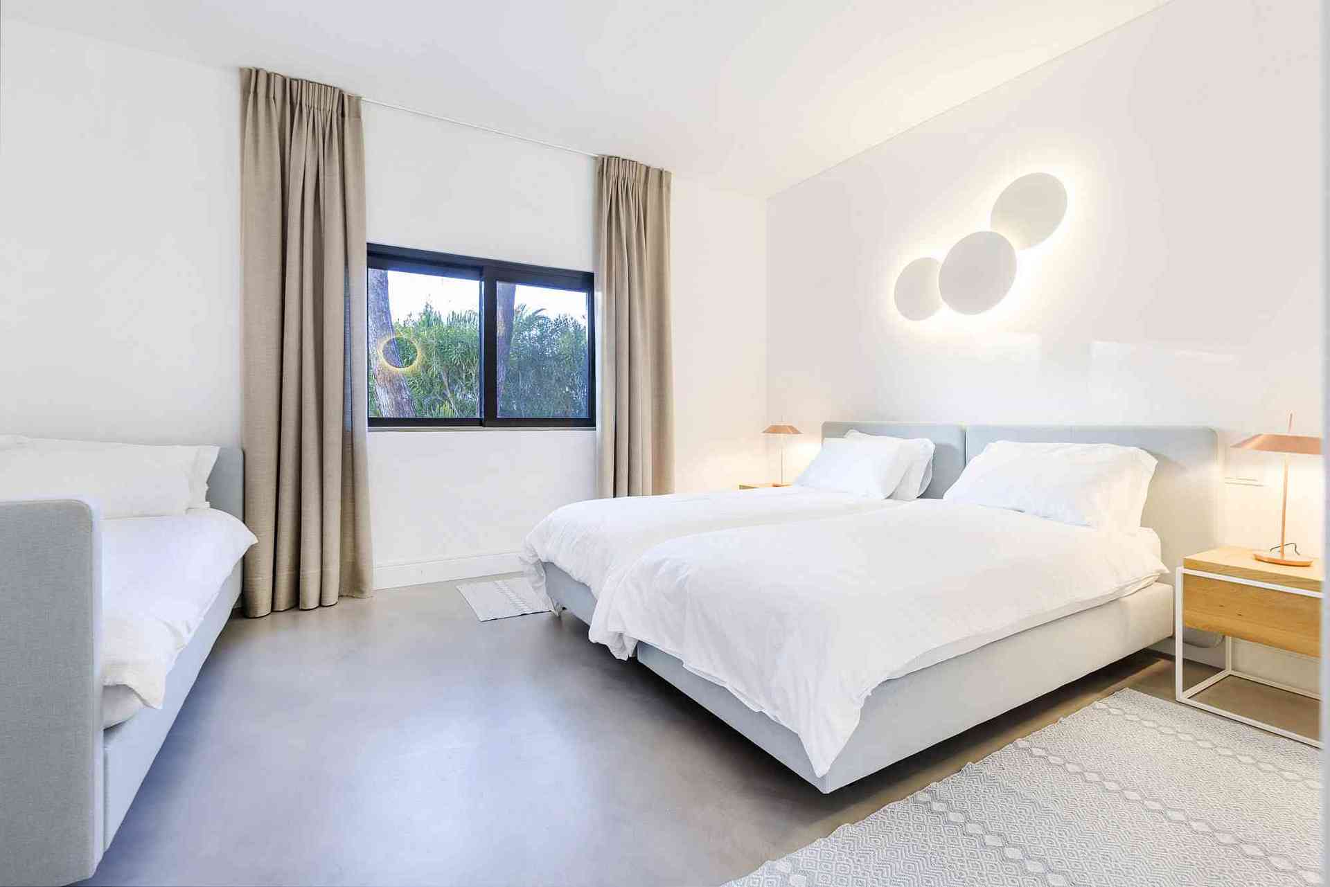 5 Star Villa Magnolia – Luxury Lakefront Retreat