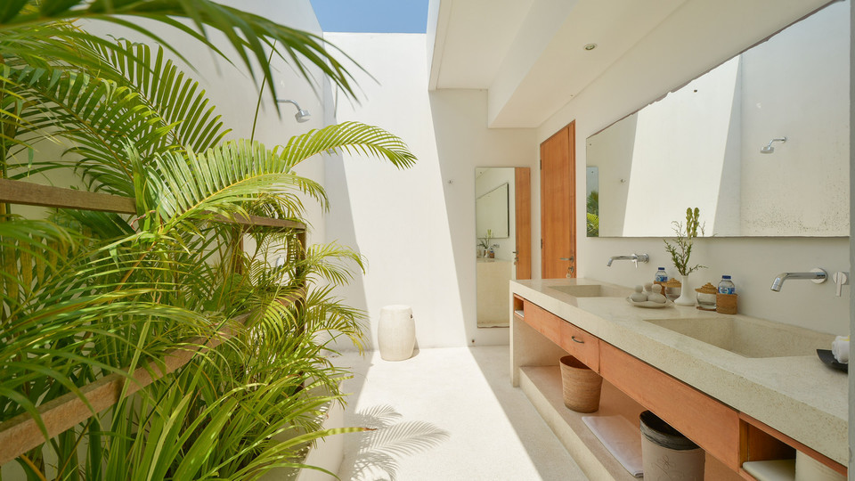 Amazing 5 Star Villa With 2 Relaxing Pools , Bali Villa 2136