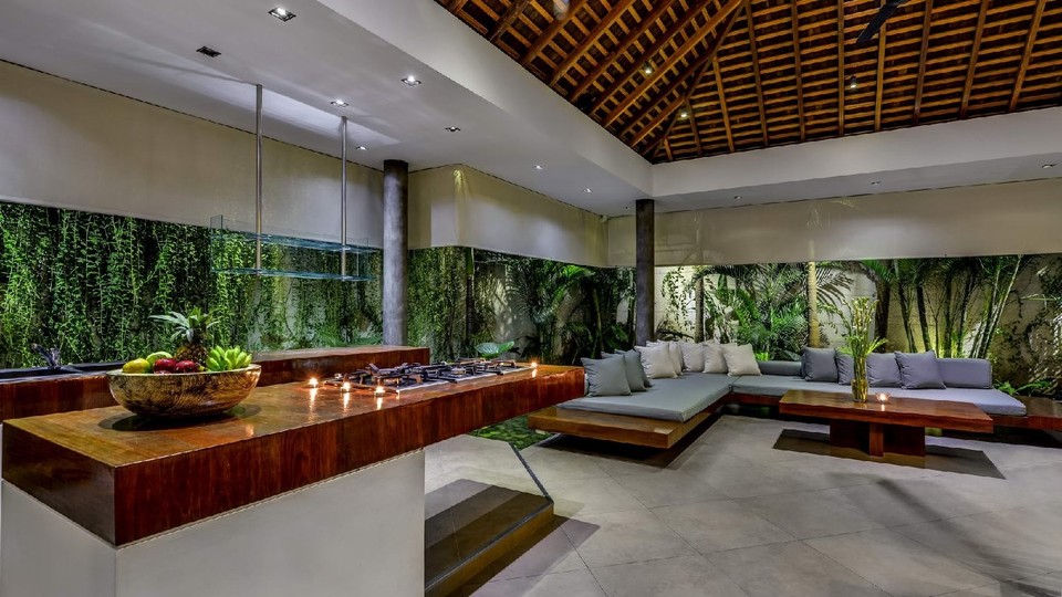 Beautiful Villa with Private Pool & Sunny Environment, Bali Villa 2138