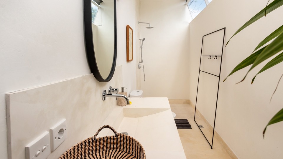Cozy 4BR Villa with Amazing Pool Area, Bali Villa 2210
