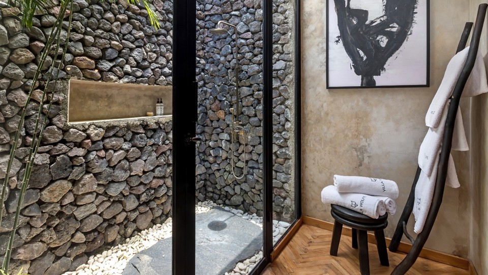 Cheerful 3BR Villa W/ Pool & Garden, Bali Villa 2213