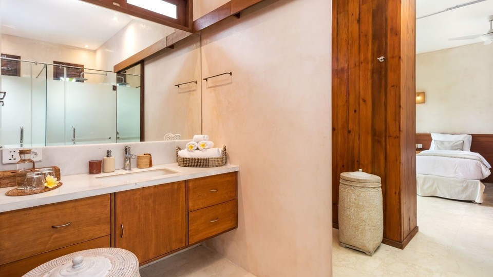 Amazing 4BR Villa With Pool, Bali Villa 2217
