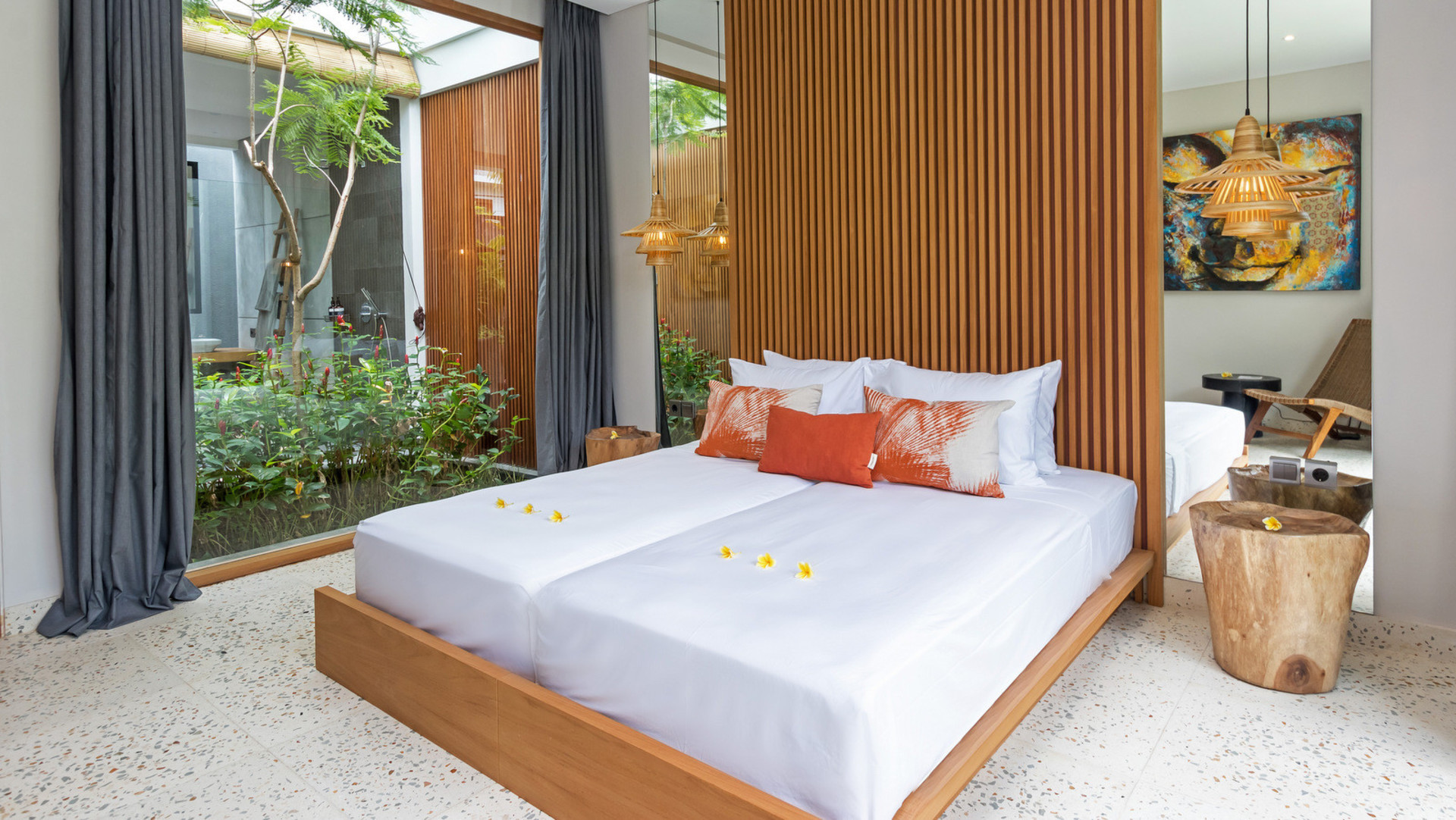 Cheerful 4BR Villa W/ Pool & Balcony, Bali Villa 2219