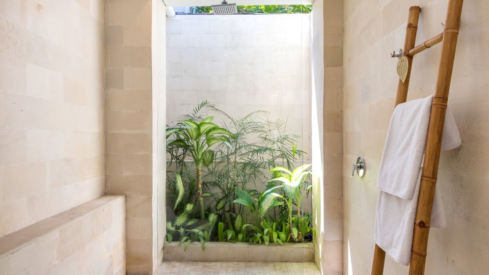 Sunny 3BR Villa Close to Beach W/ Pool, Bali Villa 2225