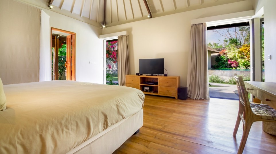 Fantastic 3BR Villa W/ Pool & Garden, Bali Villa 2228