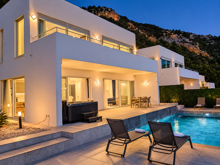 5 Star Villa Horizon – Mountain & Sea Escape