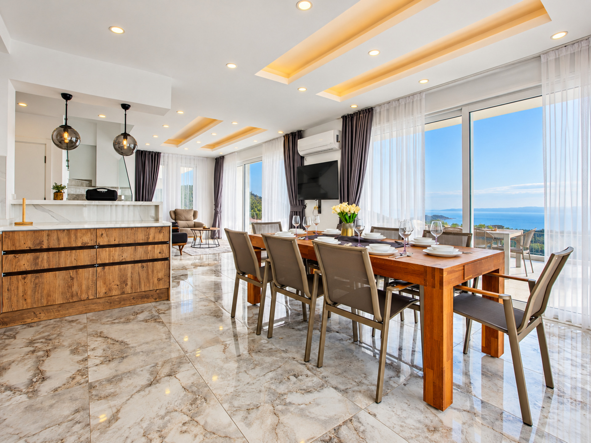 5 Star Villa Horizon – Mountain & Sea Escape
