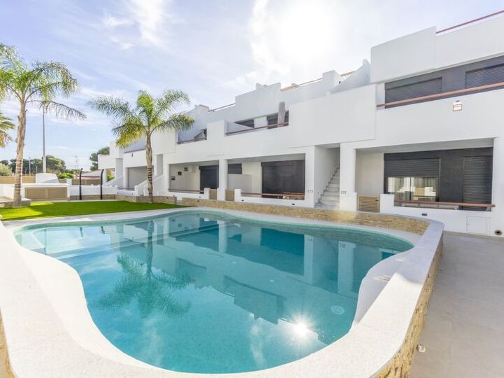 Tranquil Paradise: Costa Cálida Villa,1000, Santiago de la Ribera, Spain