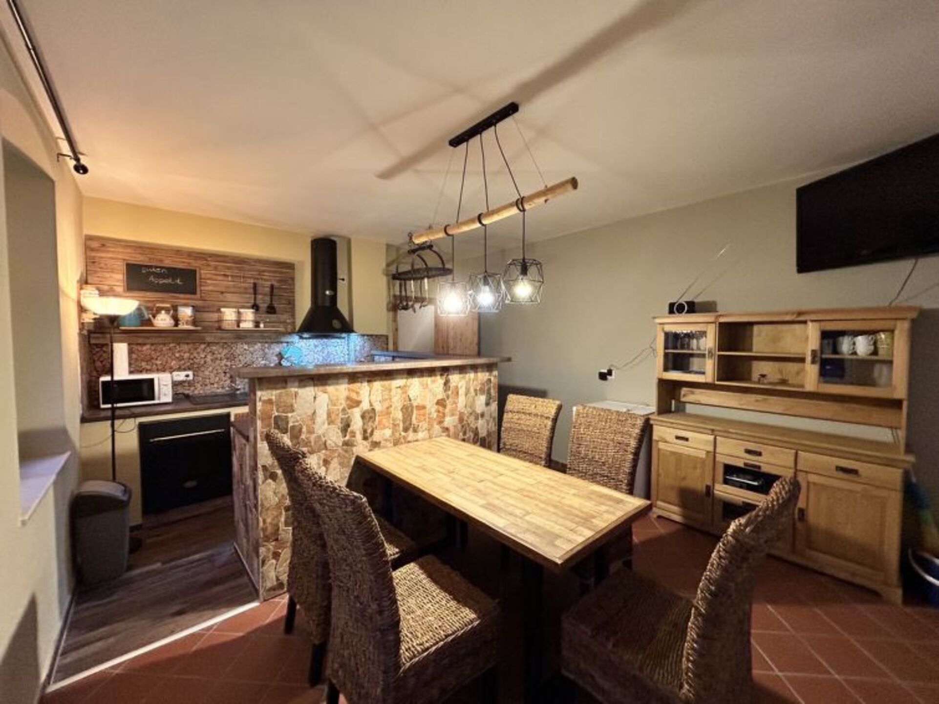Kitchen / Dining Room