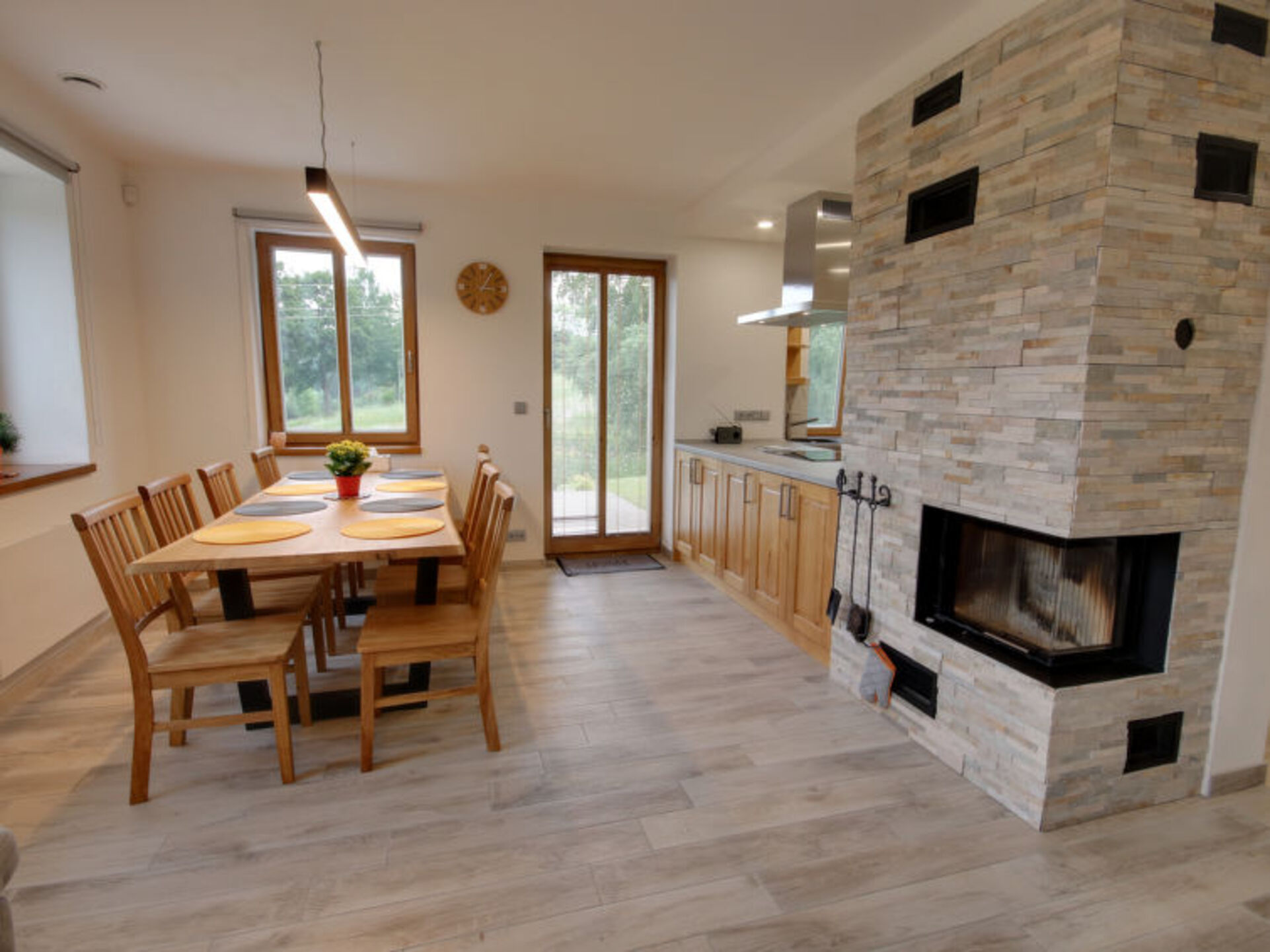 Kitchen / Dining Room