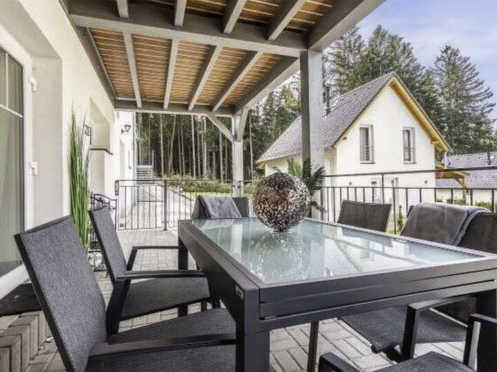 Elegant 2BR Villa Amidst Nature,1019, Frymburk, Czech Republic