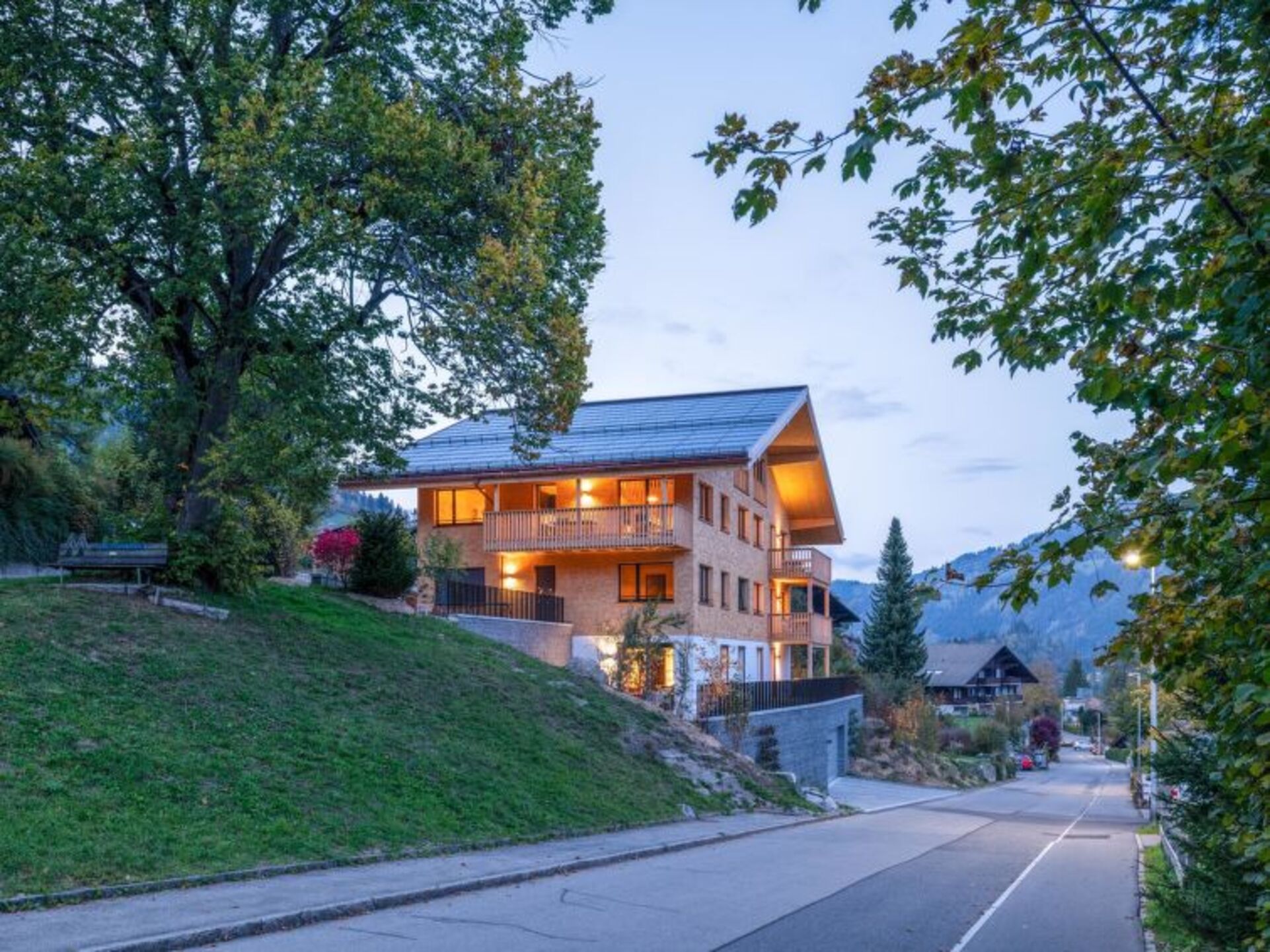 Elegant Escape in Zweisimmen, 1192