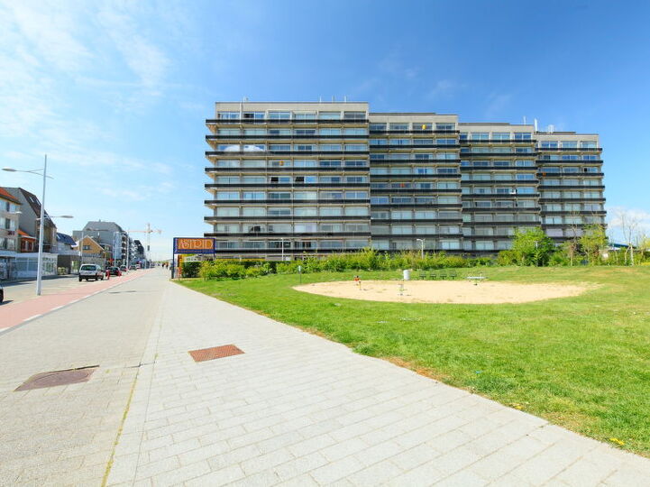 Charming Villa in Bredene, 1010