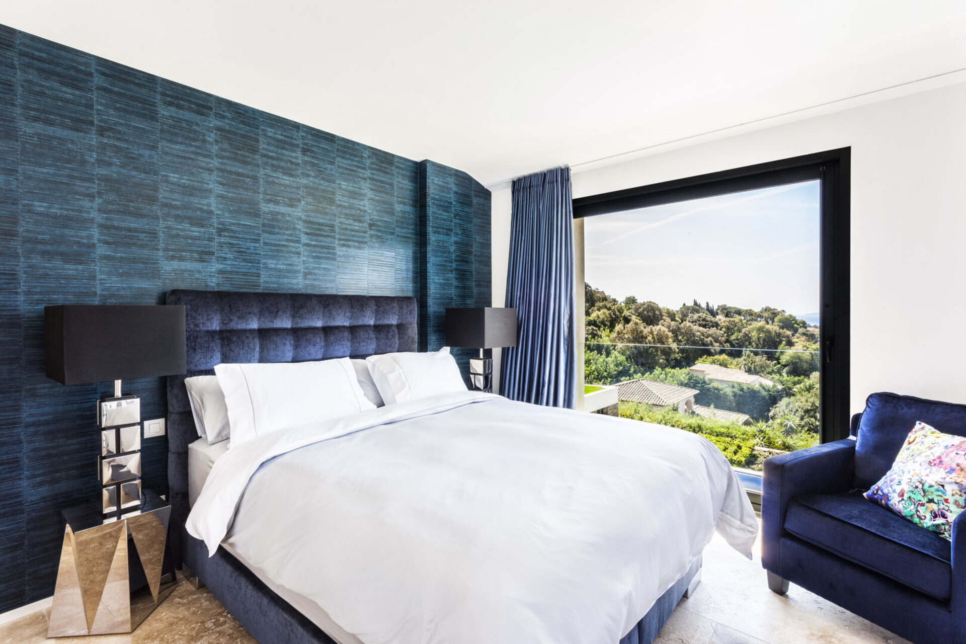Seaside Bliss: Villa Colibri's Luxe Escape