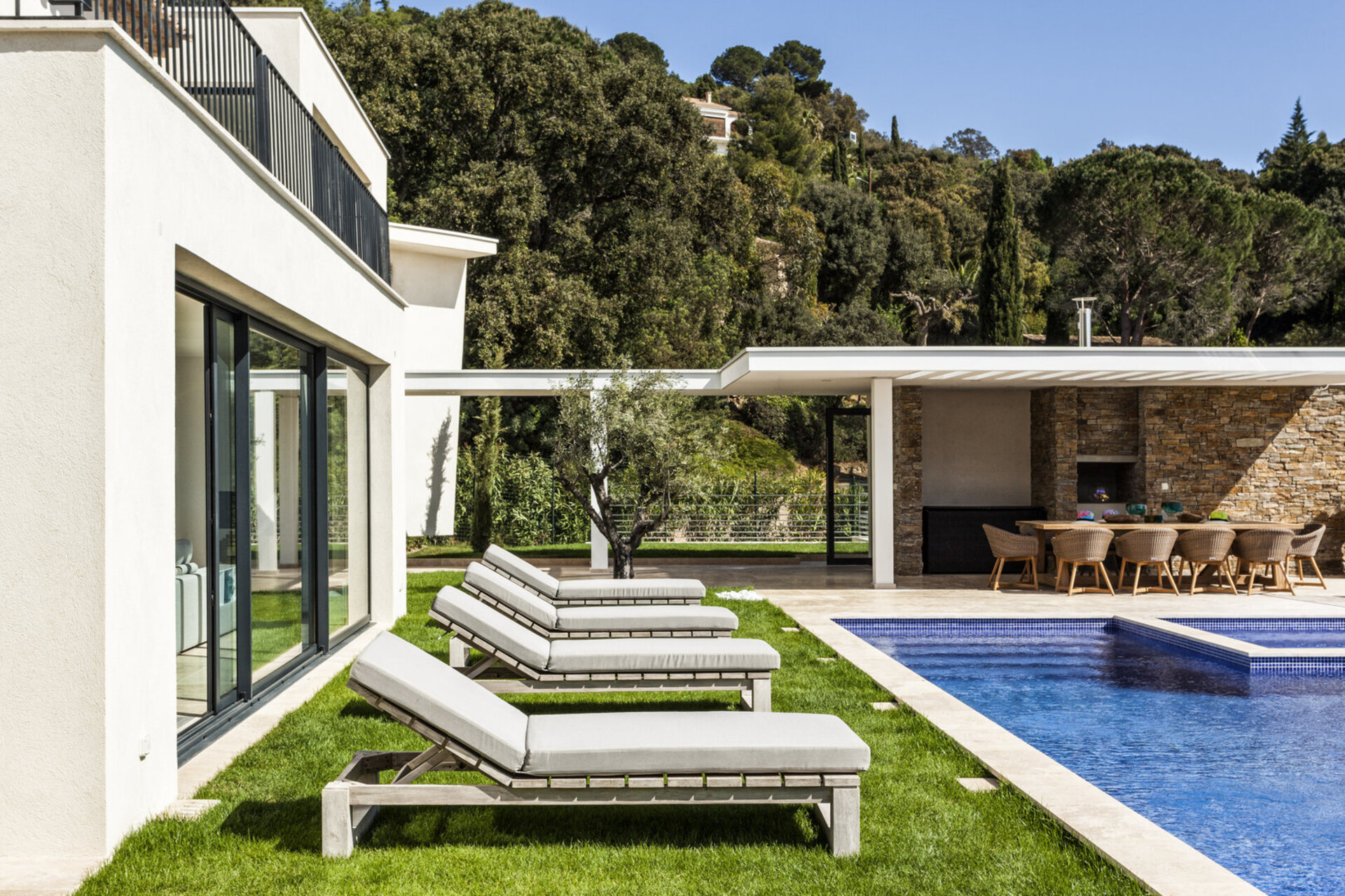Seaside Bliss: Villa Colibri's Luxe Escape