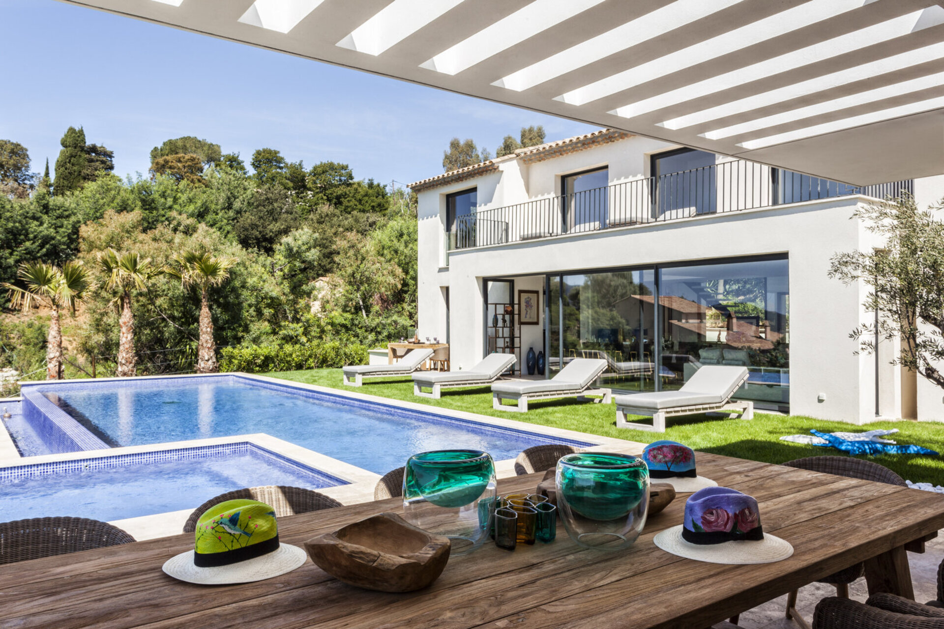 Seaside Bliss: Villa Colibri's Luxe Escape