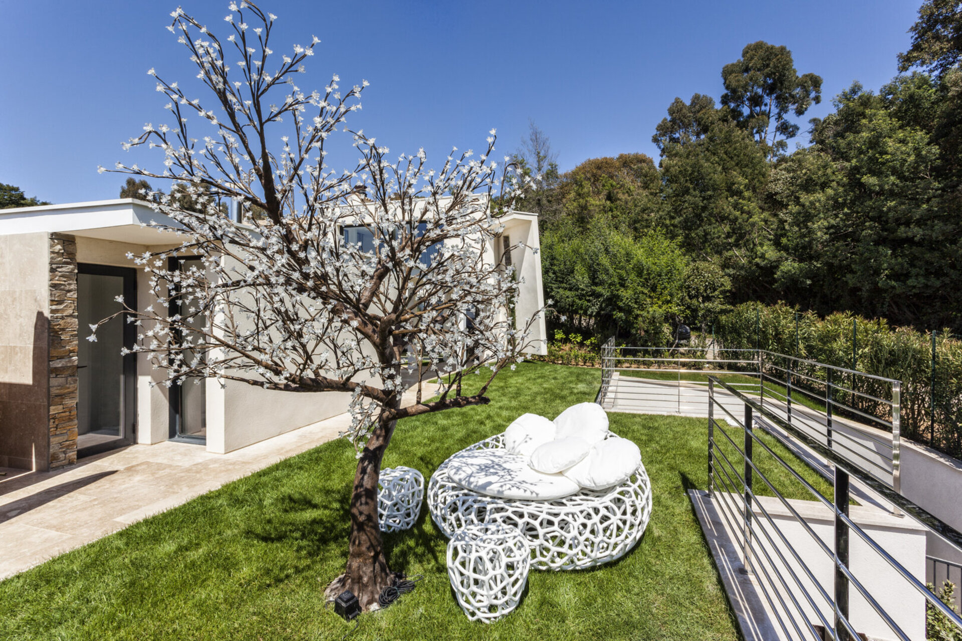 Seaside Bliss: Villa Colibri's Luxe Escape