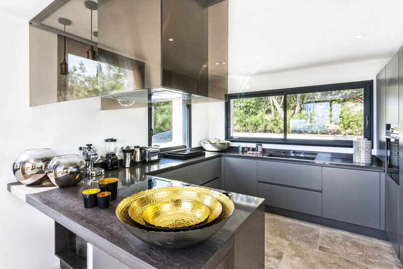 Seaside Bliss: Villa Colibri's Luxe Escape