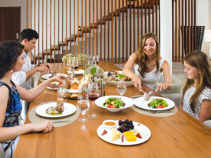 Amilla Beach Residences - 4 Bedroom - Enjoy the dining feast