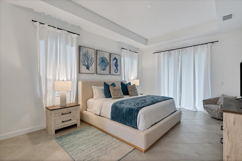 Very spacious primary with ensuite