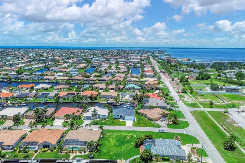 Beautiful brand new Punta Gorda pool home with water view