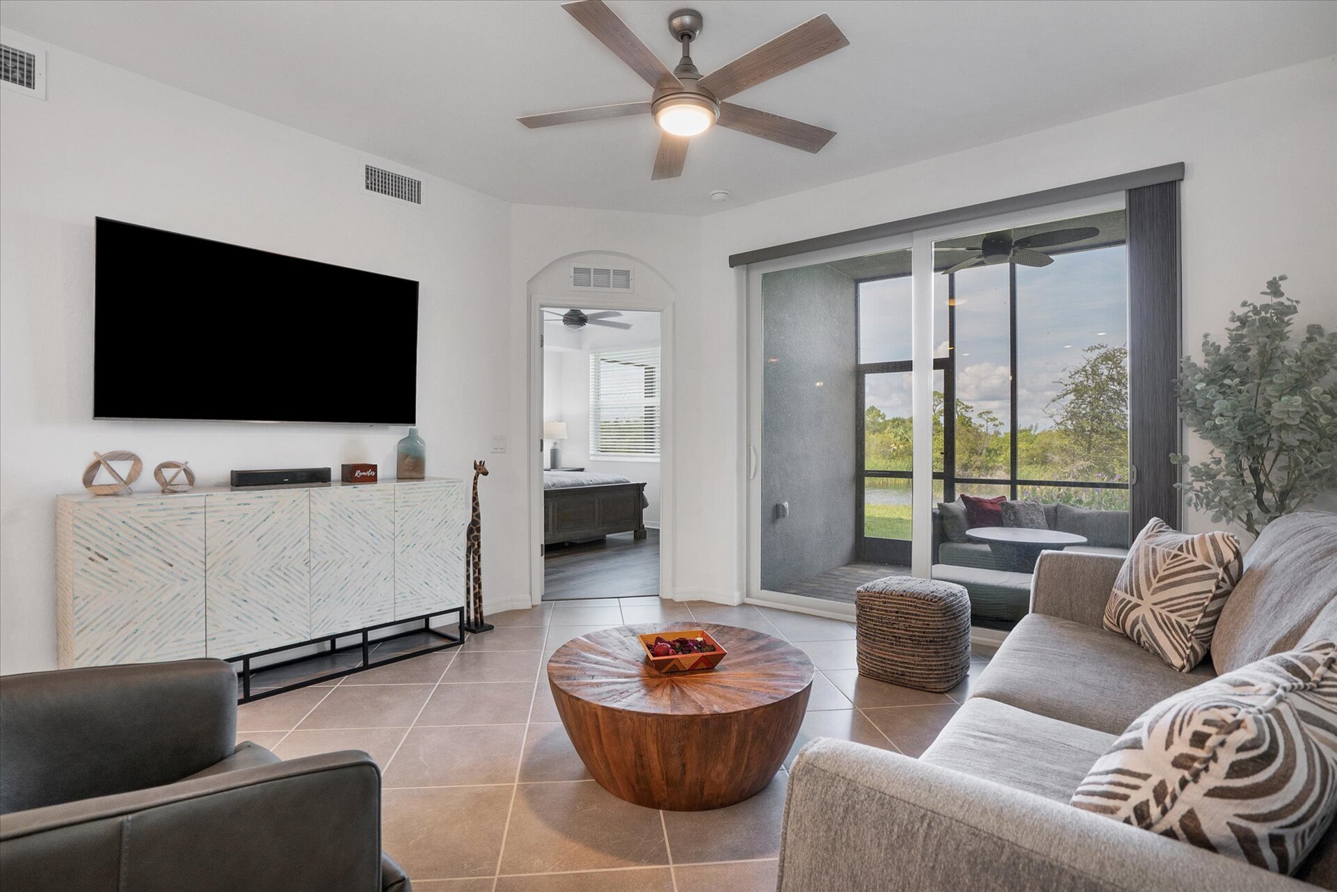 Beautiful 3 bedroom, 2 bathroom condo in Heritage Landing Golf & County Club