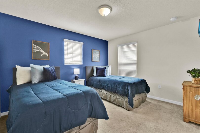 Twin Suite Bedroom 4 Upstairs
Attached Bathroom