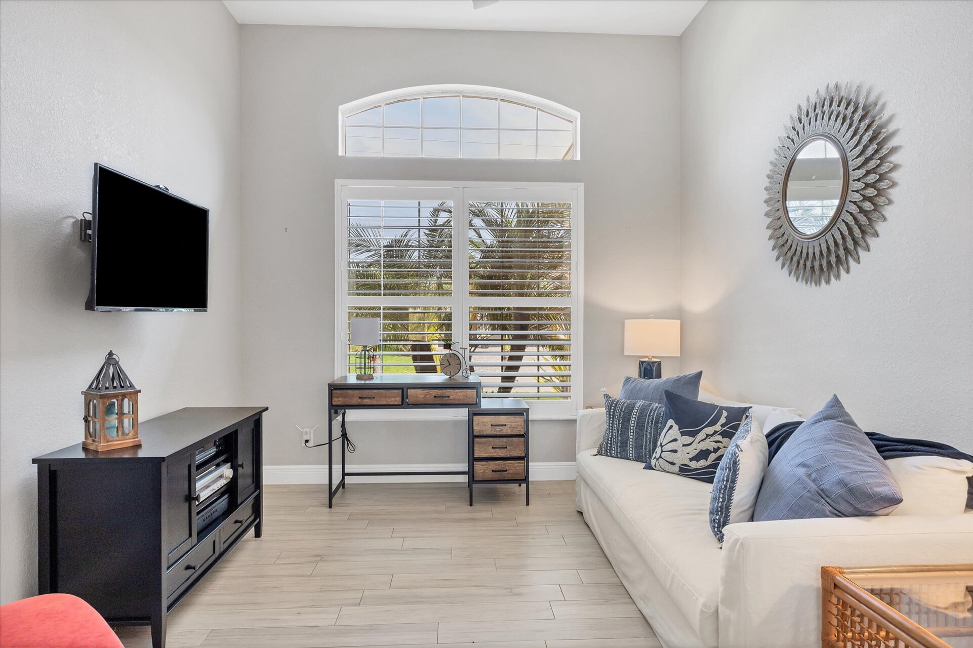 Dedicated work space with 43-inch Roku TV