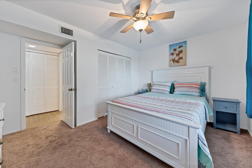 Queen guest bedroom