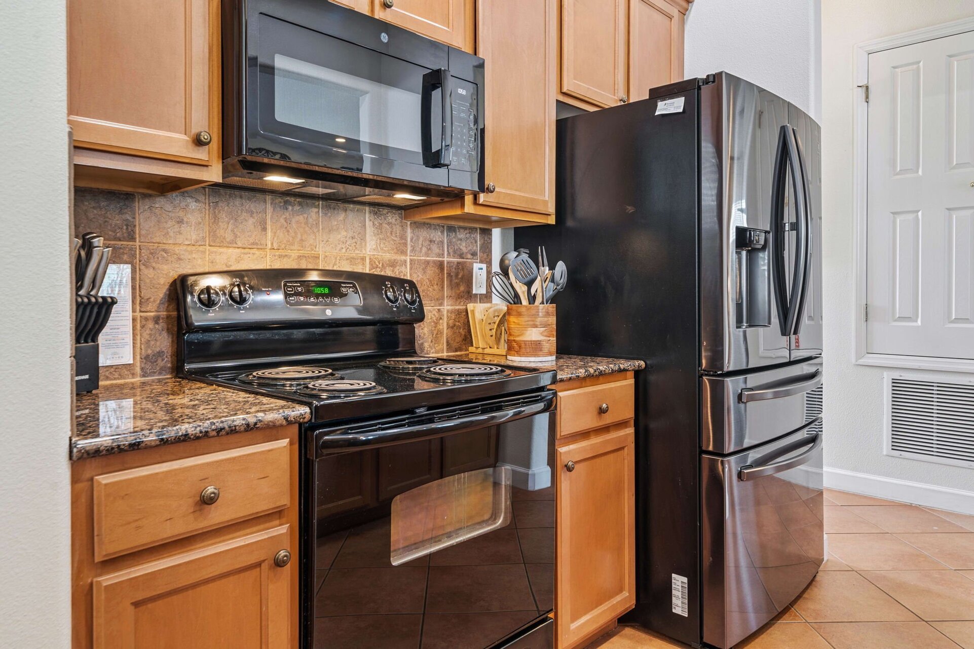 Escape to a Luxurious Safari Experience, Orlando Villa 6681