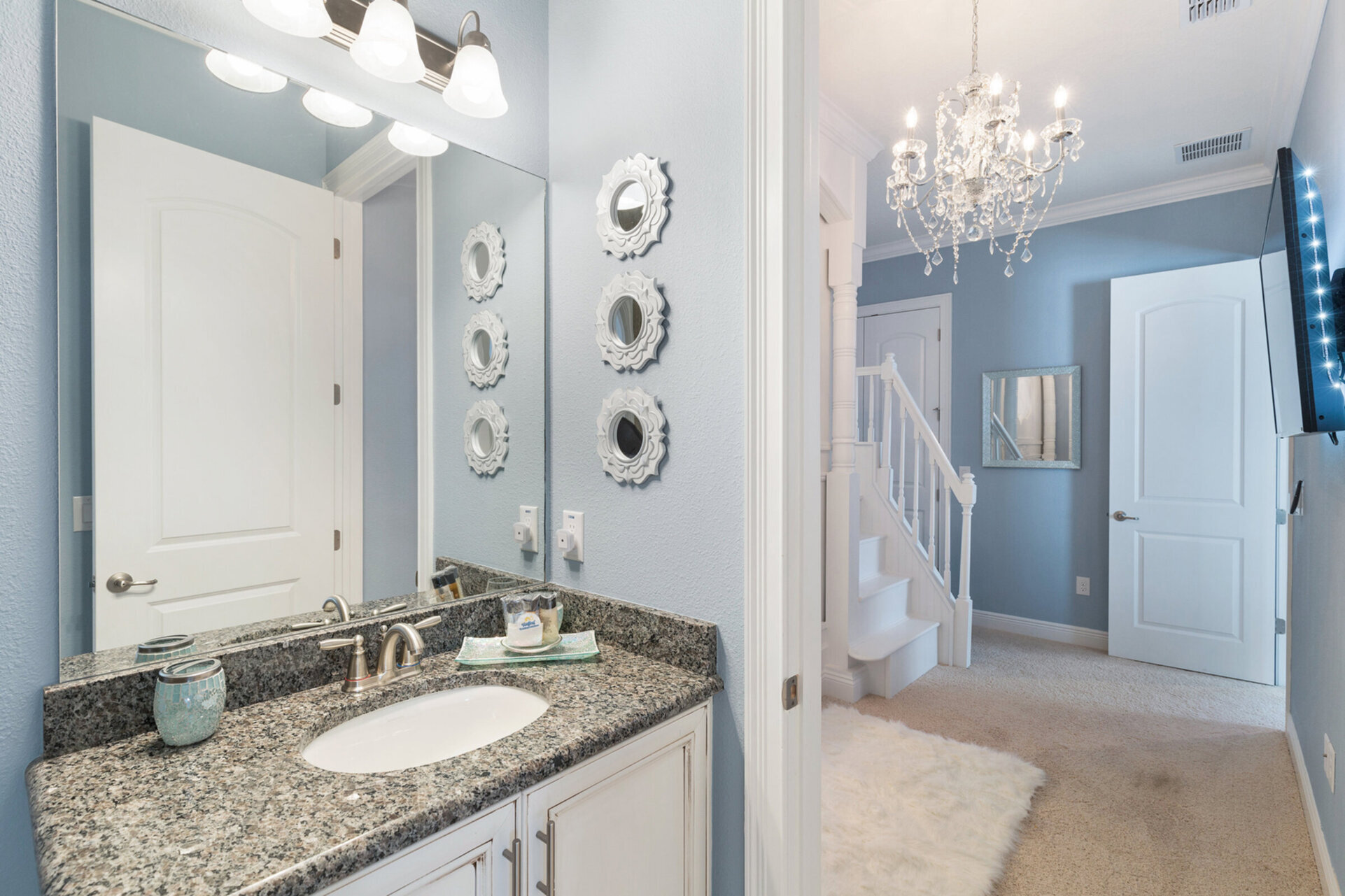 En-suite bathroom with walk in shower