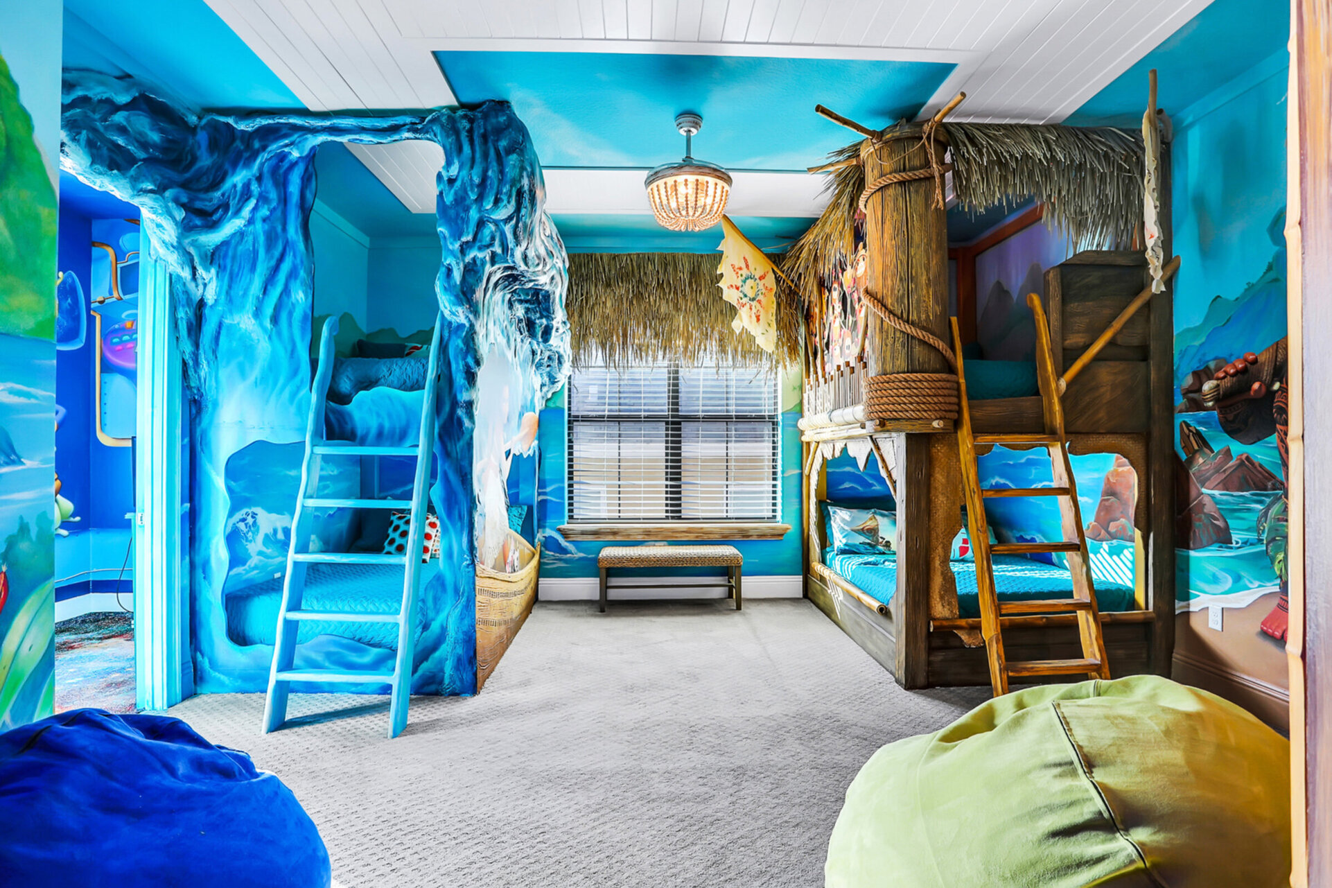 The little ones can sleep comfortably in their bedroom